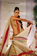 Model walks the ramp for Manish Malhotra at Aamby Valley India Bridal Week day 5 on 2nd Nov 2010 (67).JPG